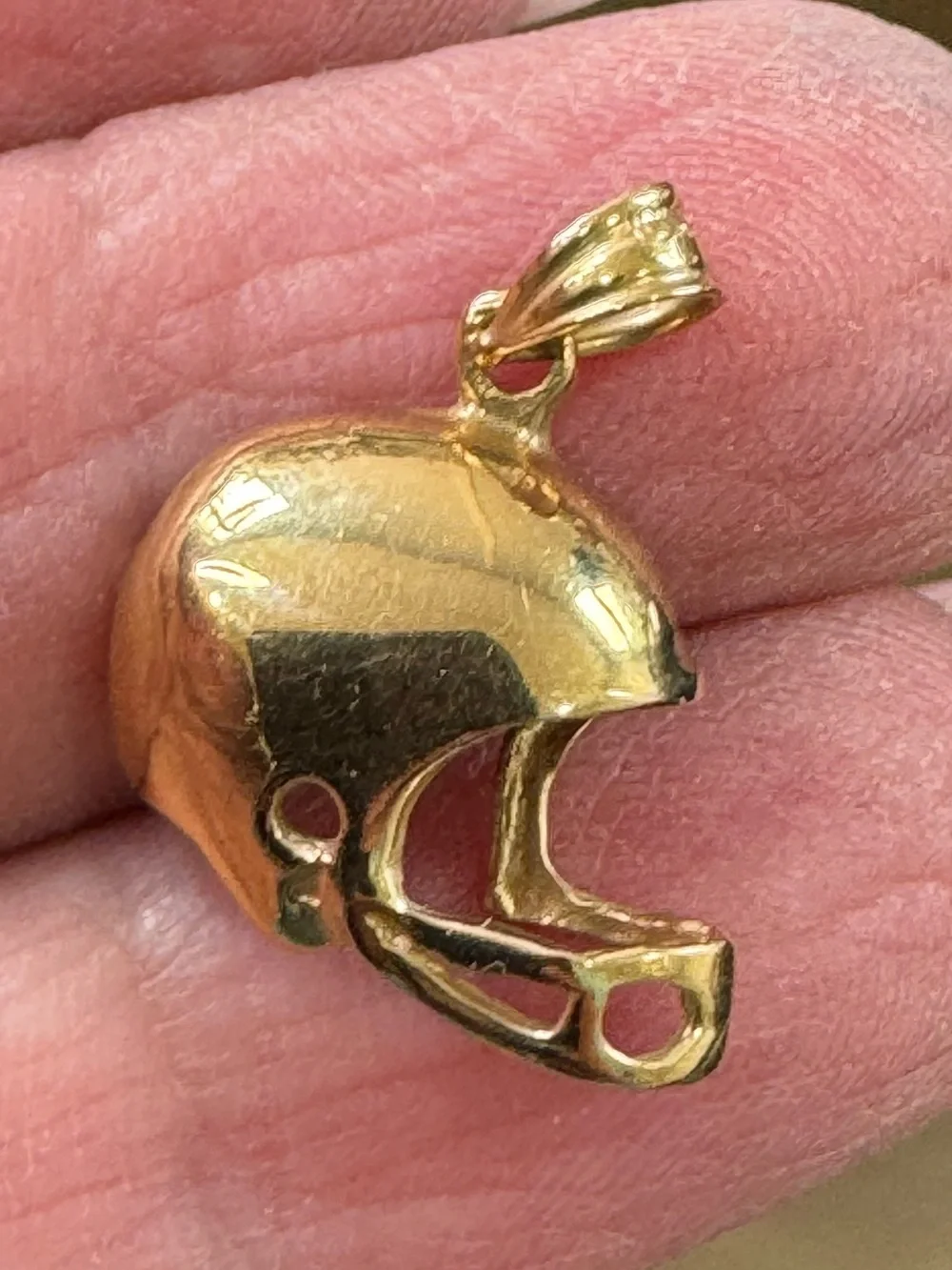 10k YG Football Helmet Pendant